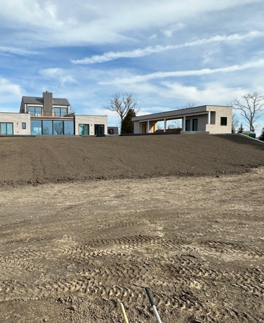 lawn install on new construction build-044