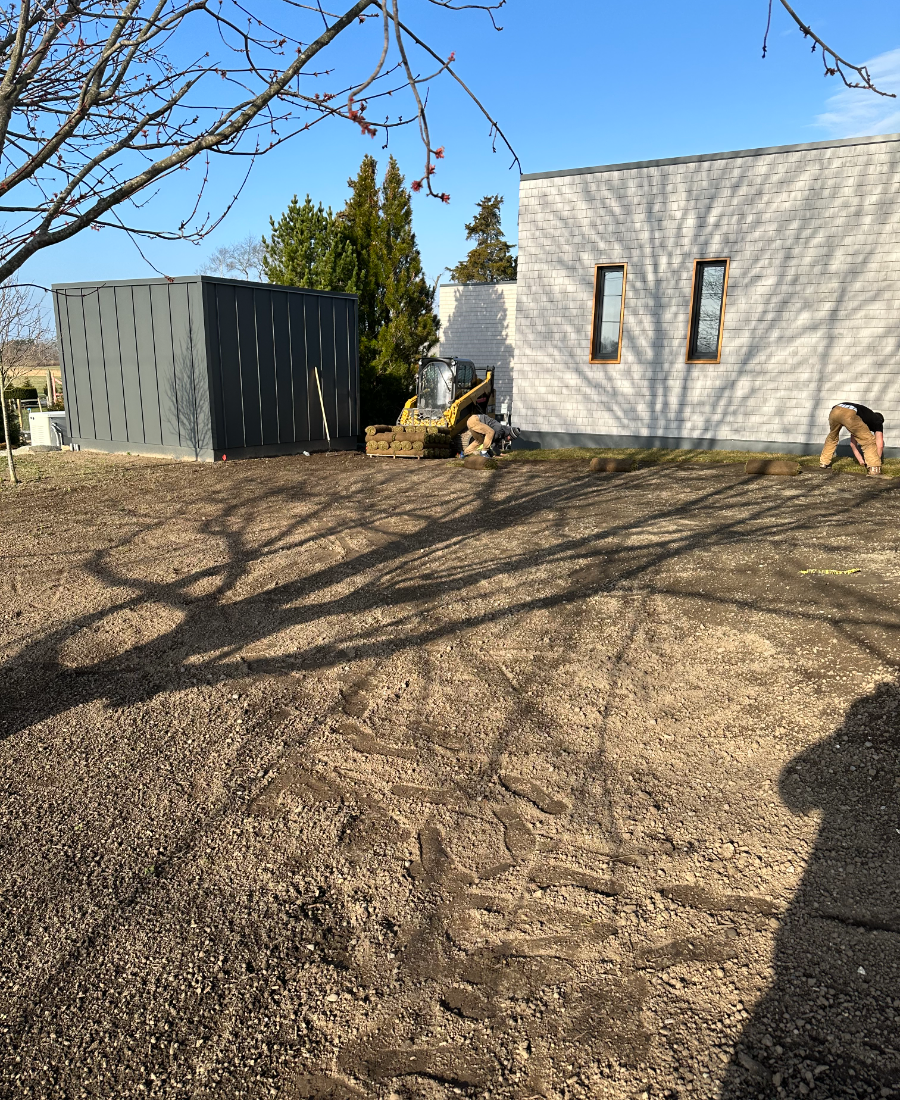 lawn install on new construction build-045