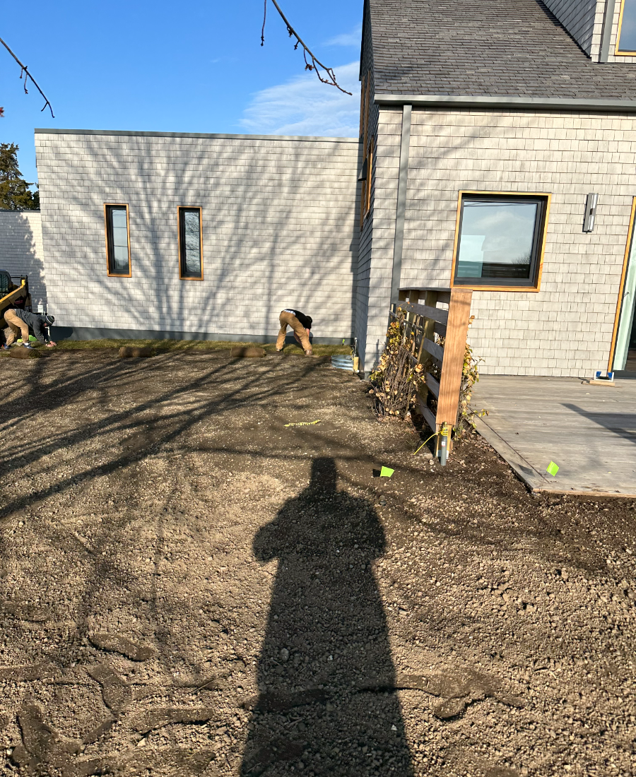 lawn install on new construction build-046