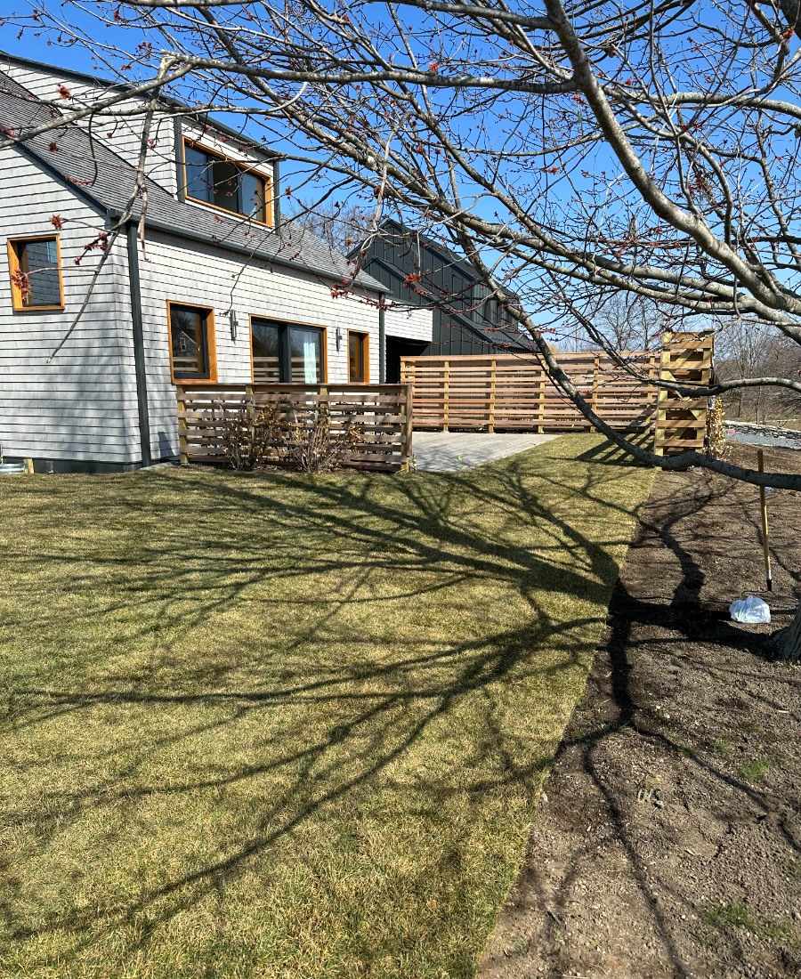 lawn install on new construction build-050